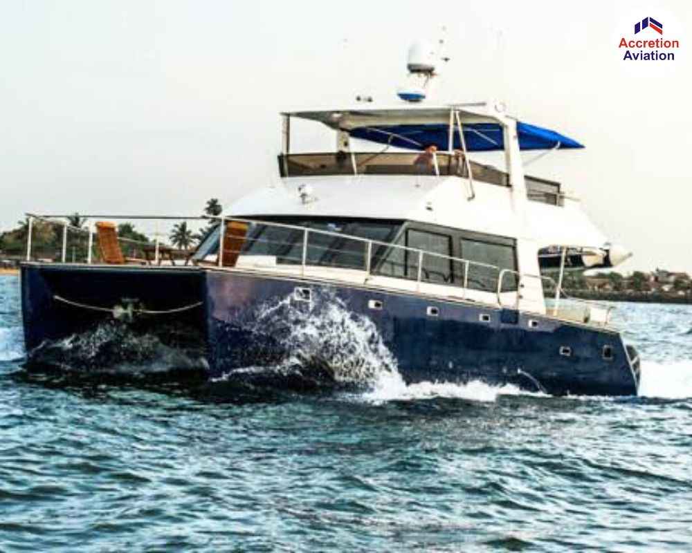 blue--white-catamaran-luxury--yacht-in-goa_2_11zo